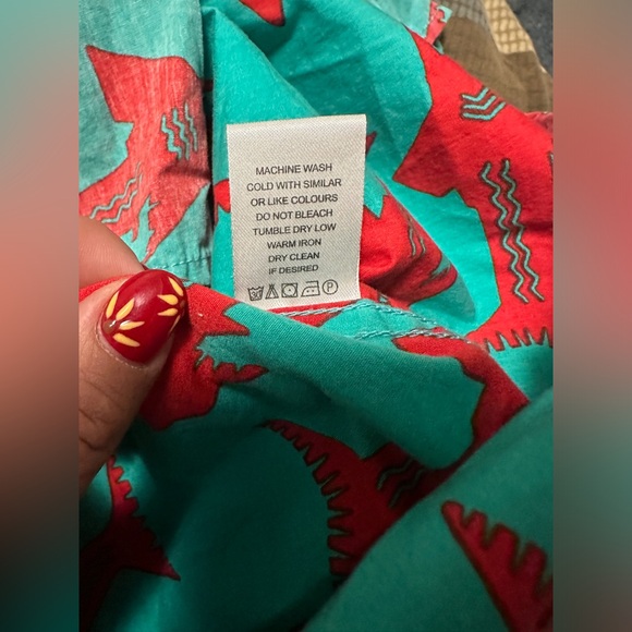 Zip Code 92 Shark Graphic Button Down Shirt size S - Picture 7 of 7